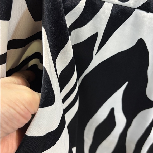 dressbarn Black and White zebra Midi Dress - Picture 3 of 4